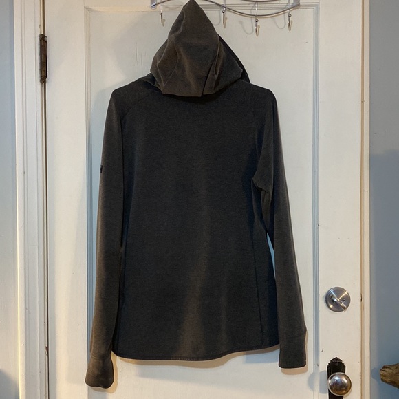 Helly Hansen Hoodie - Picture 2 of 4